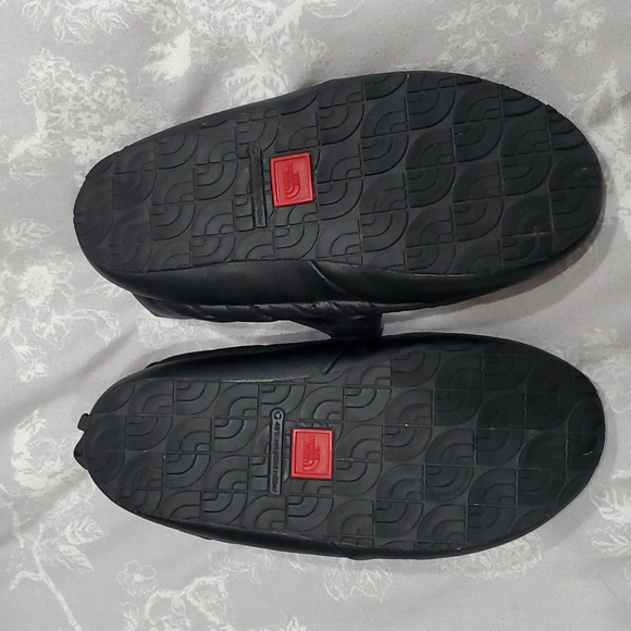 The North Face Thermoball slippers 🔥 - Picture 4 of 6